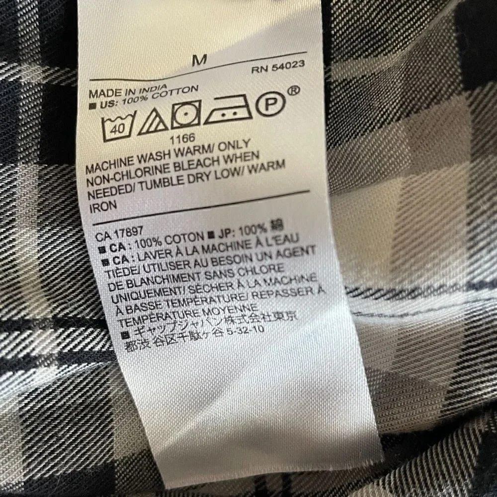 Banana Republic Men’s Button-Down Flannel Shirt